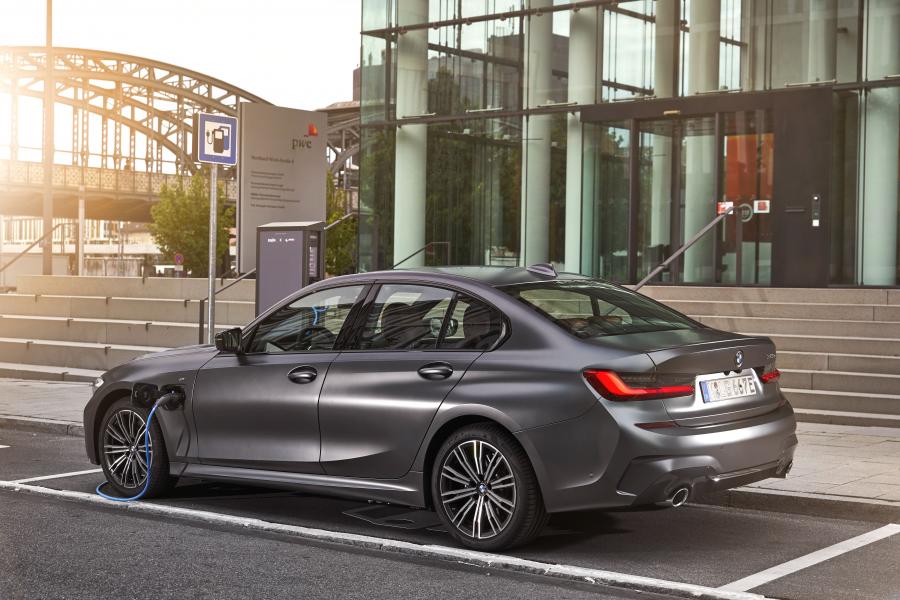 BMW 330e M Sport (G20) 2019 года  (WW) (фото 26 из 40)